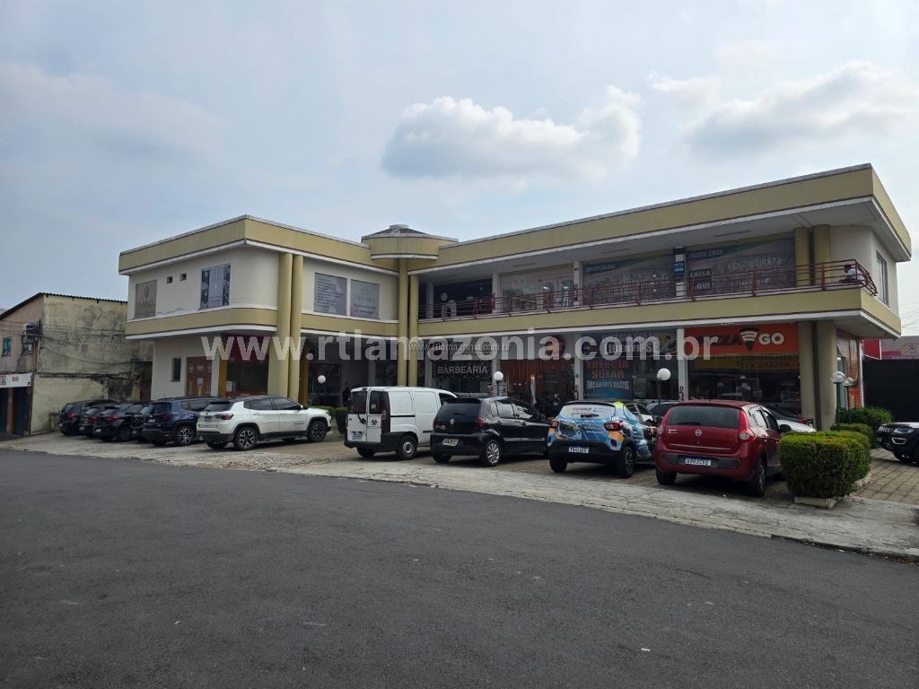 Centro Comercial em Av Principal, Para Investidores
